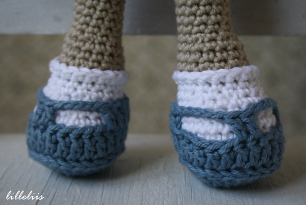 crochet sandals