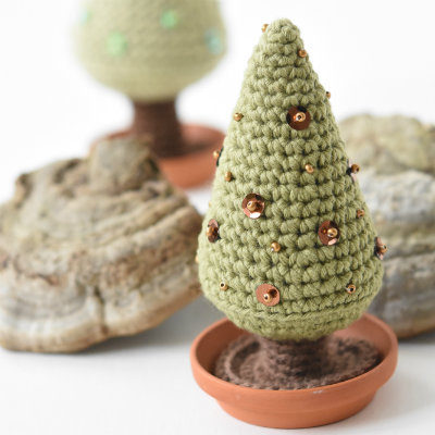 free amigurumi pattern christmas tree