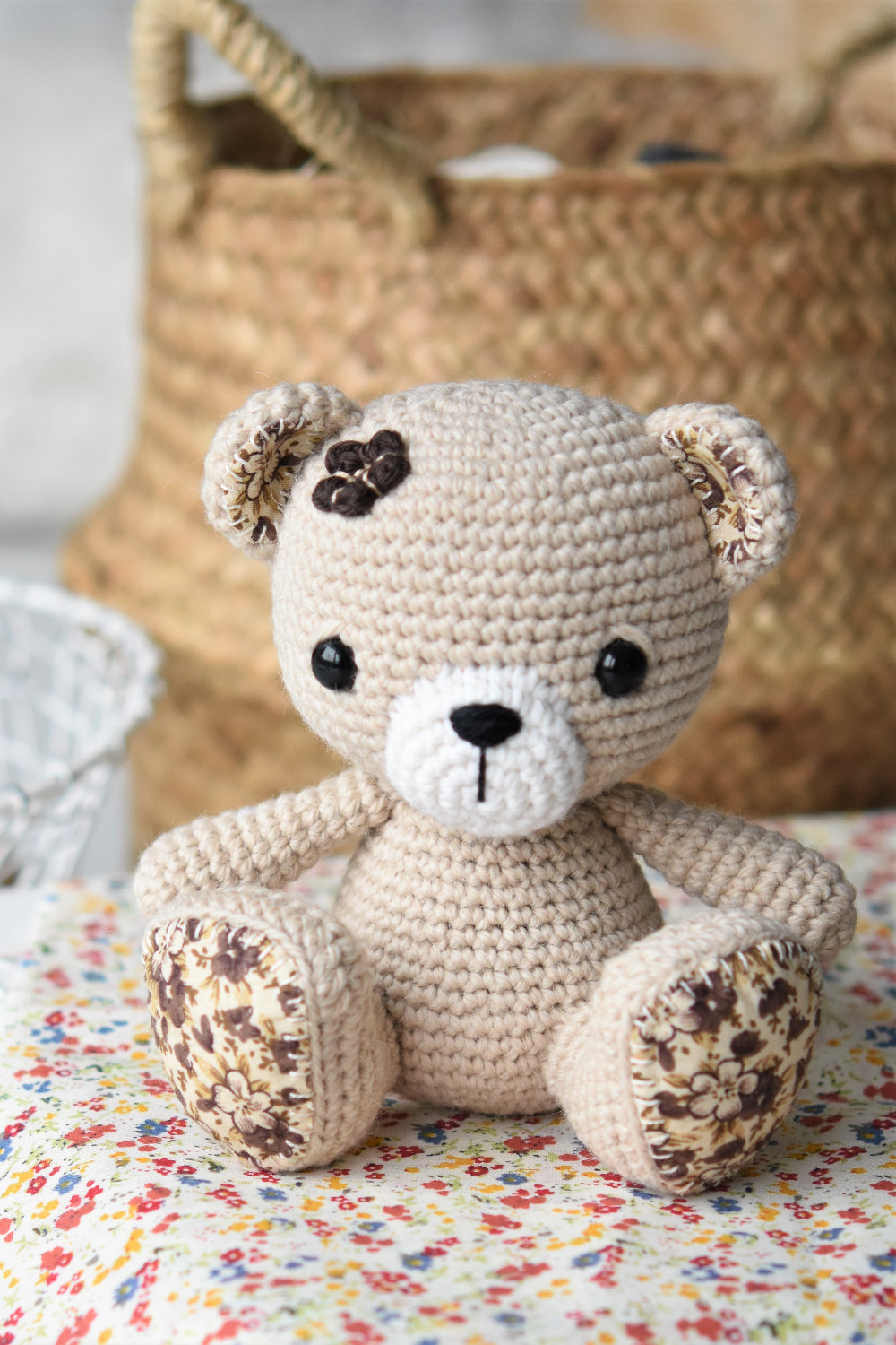 New to crocheting? Try an animal! - Shiny Happy World