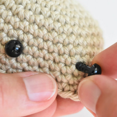 How to Attach Amigurumi Safety Eyes