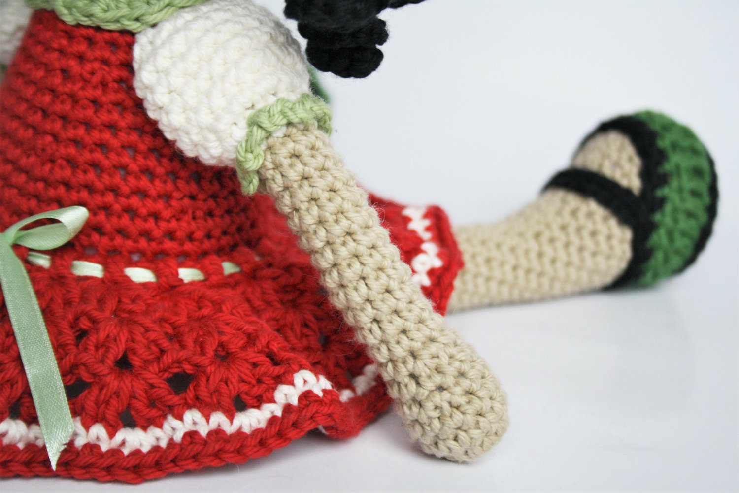 amigurumi doll crochet dress