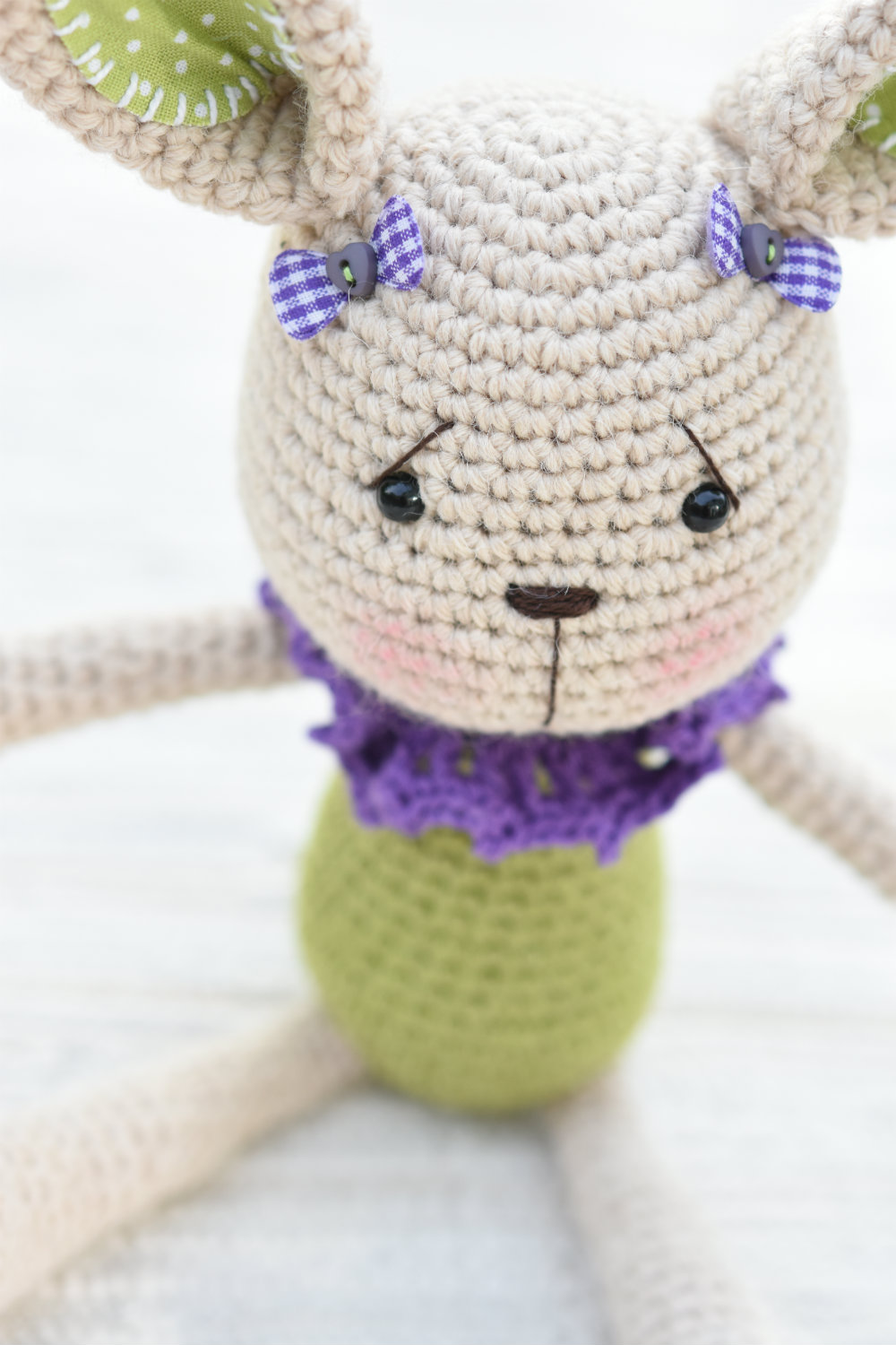 lace collar bunny amigurumi pattern