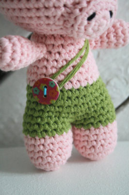 free-amigurumi-pattern-little-pig-1