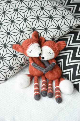 mystique the fox amigurumi pattern