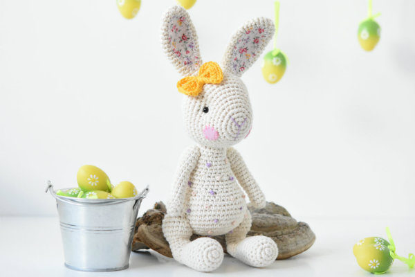 lihavõtte jänes heegeldatud