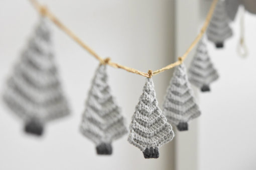 crochet scandinavian style christmas garland