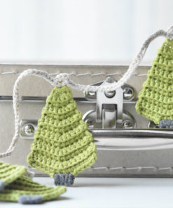 crochet christmas tree garland