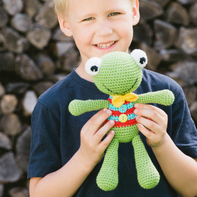free amigurumi pattern felix the frog