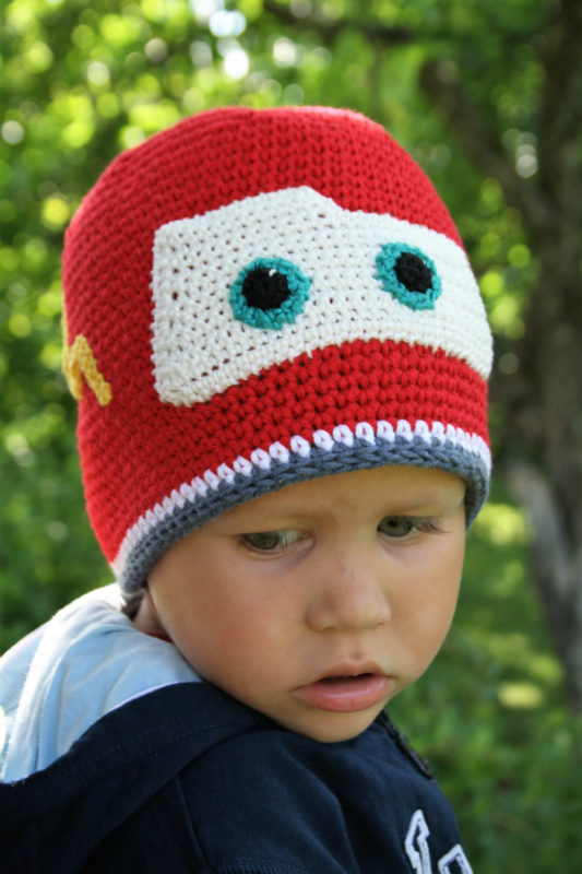 Crochet Lightning McQueeni hat for kids | Free pattern | lilleliis