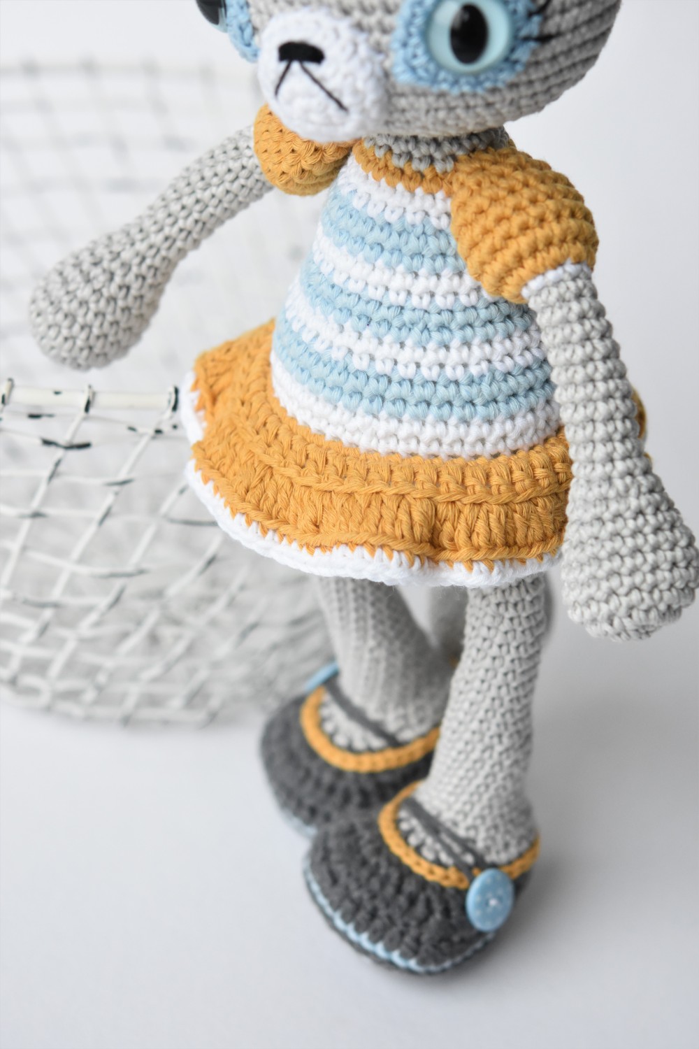 amigurumi kass triibuline kleit