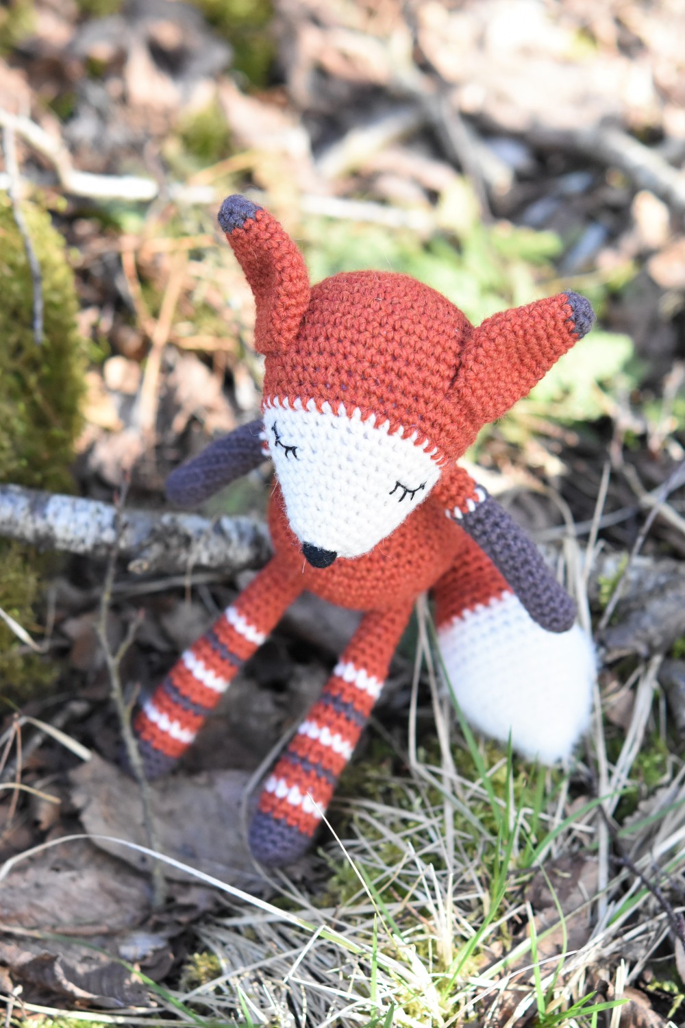 amigurumi fox striped legs