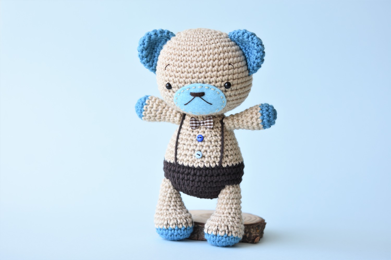 walter the little crochet bear