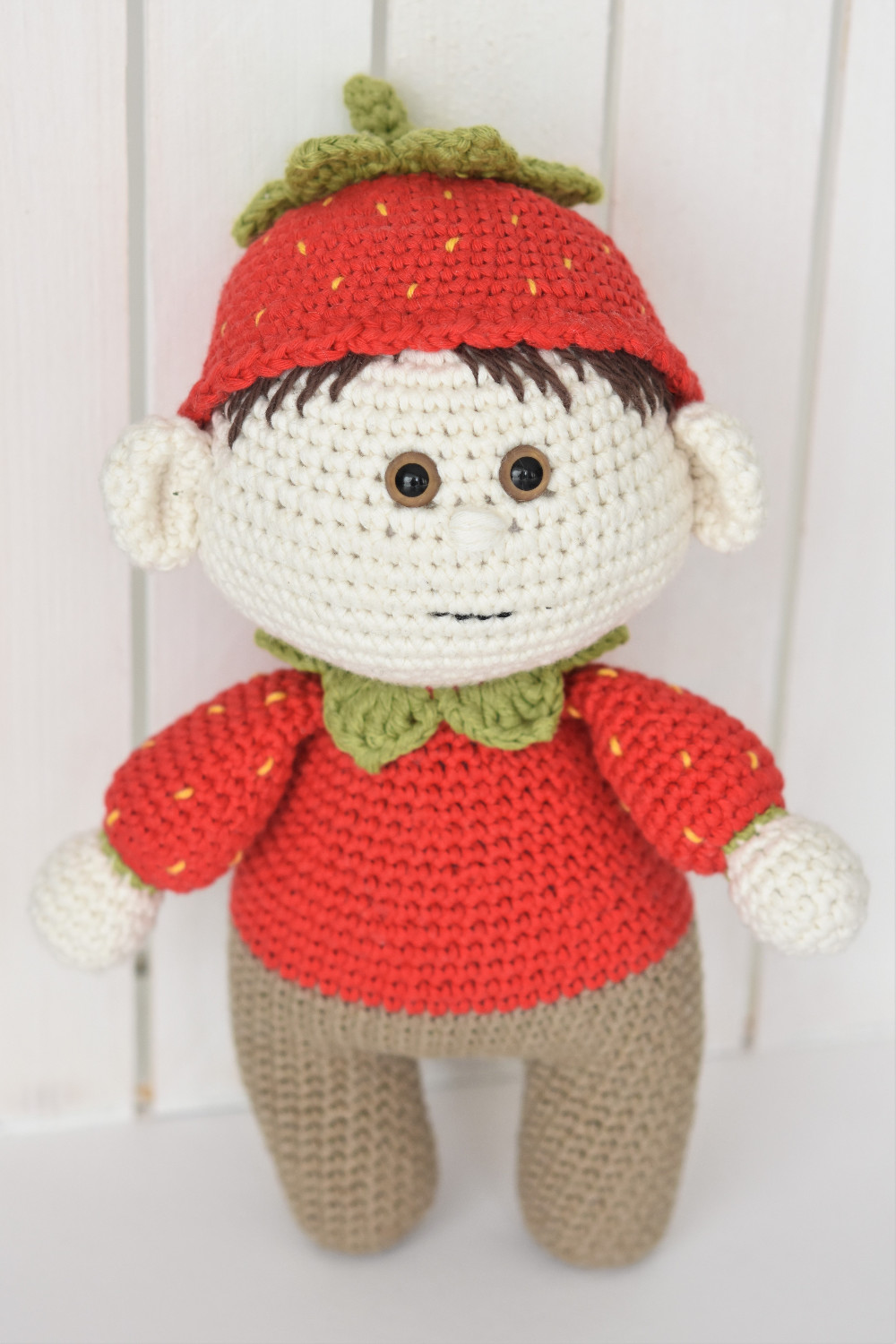 amigurumi nukk maasika kostüümis