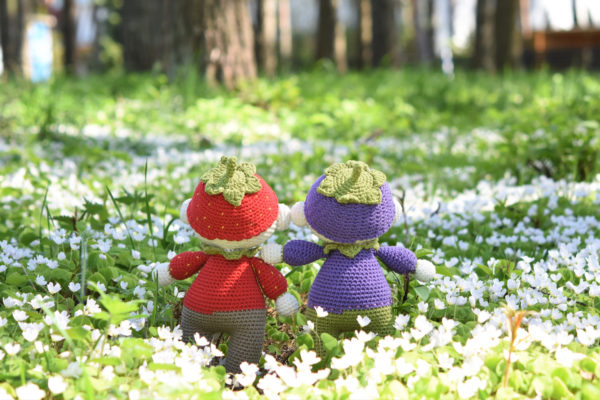 crochet berry dolls