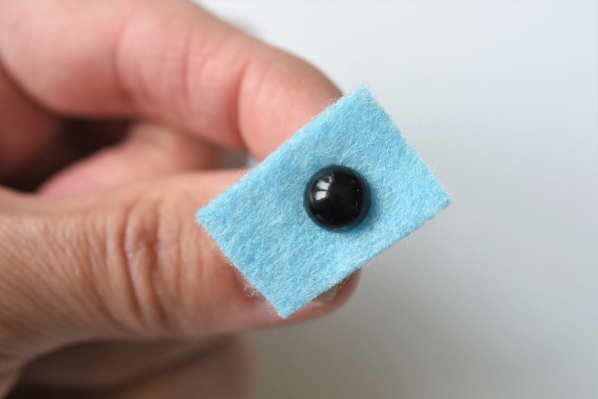 how-to-add-felt-patches-to-safety-eyes-amigurumi-tutorial-lilleliis