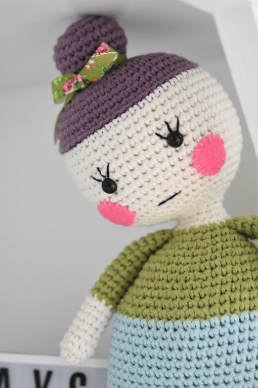 crochet doll cheeks eyelashes