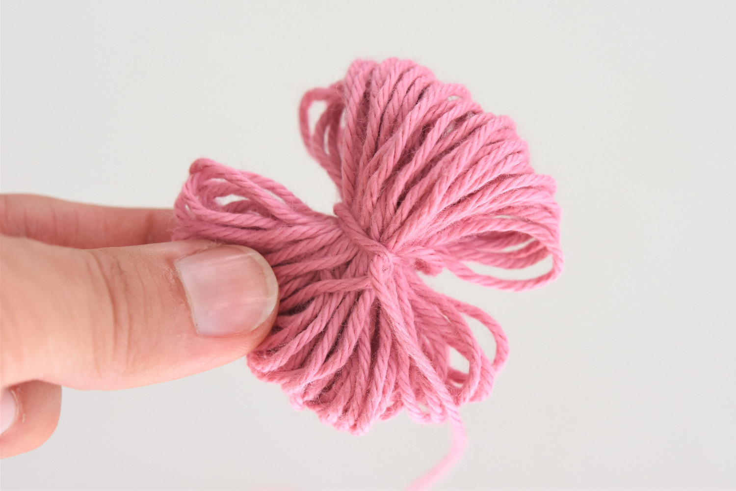 how to make yarn pompom