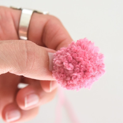 how to make yarn pompom