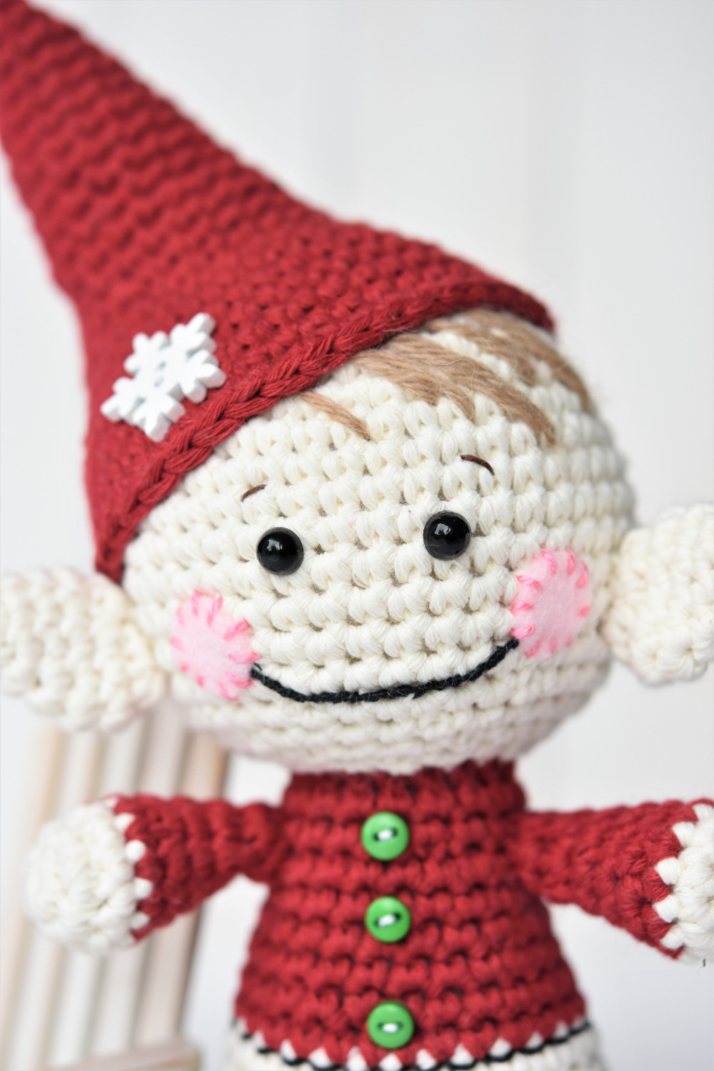 free amigurumi pattern christmas elf