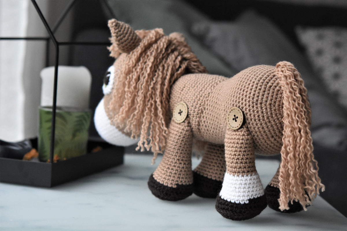 amigurumi pony horse