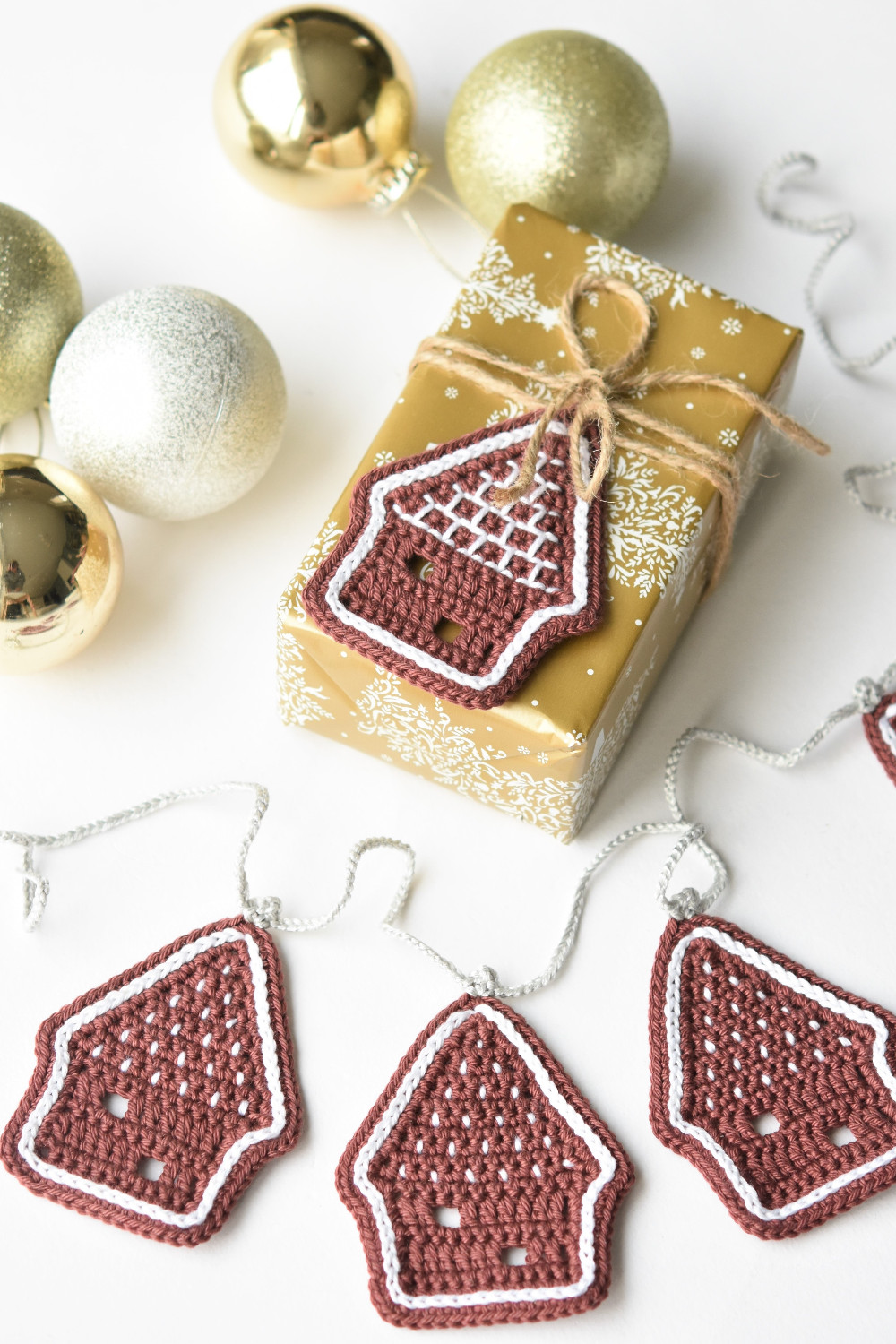 crochet gingerbread house ornament