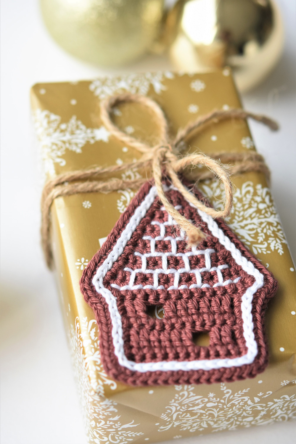 Gingerbread house ornament Crochet pattern lilleliis