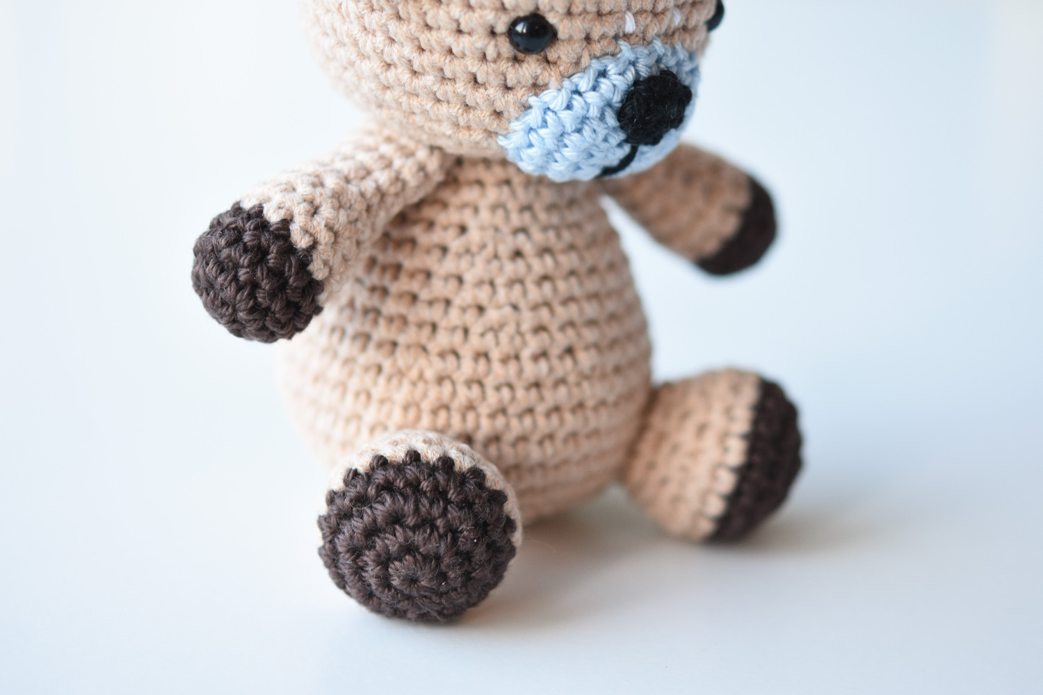 amigurumi sewing parts together