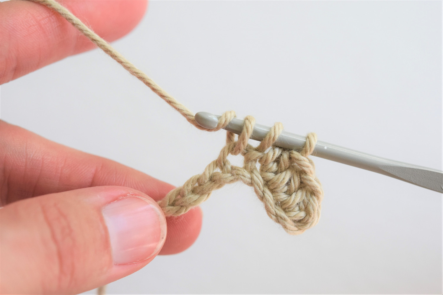 half double crochet tutorial (5) half double crochet tutorial