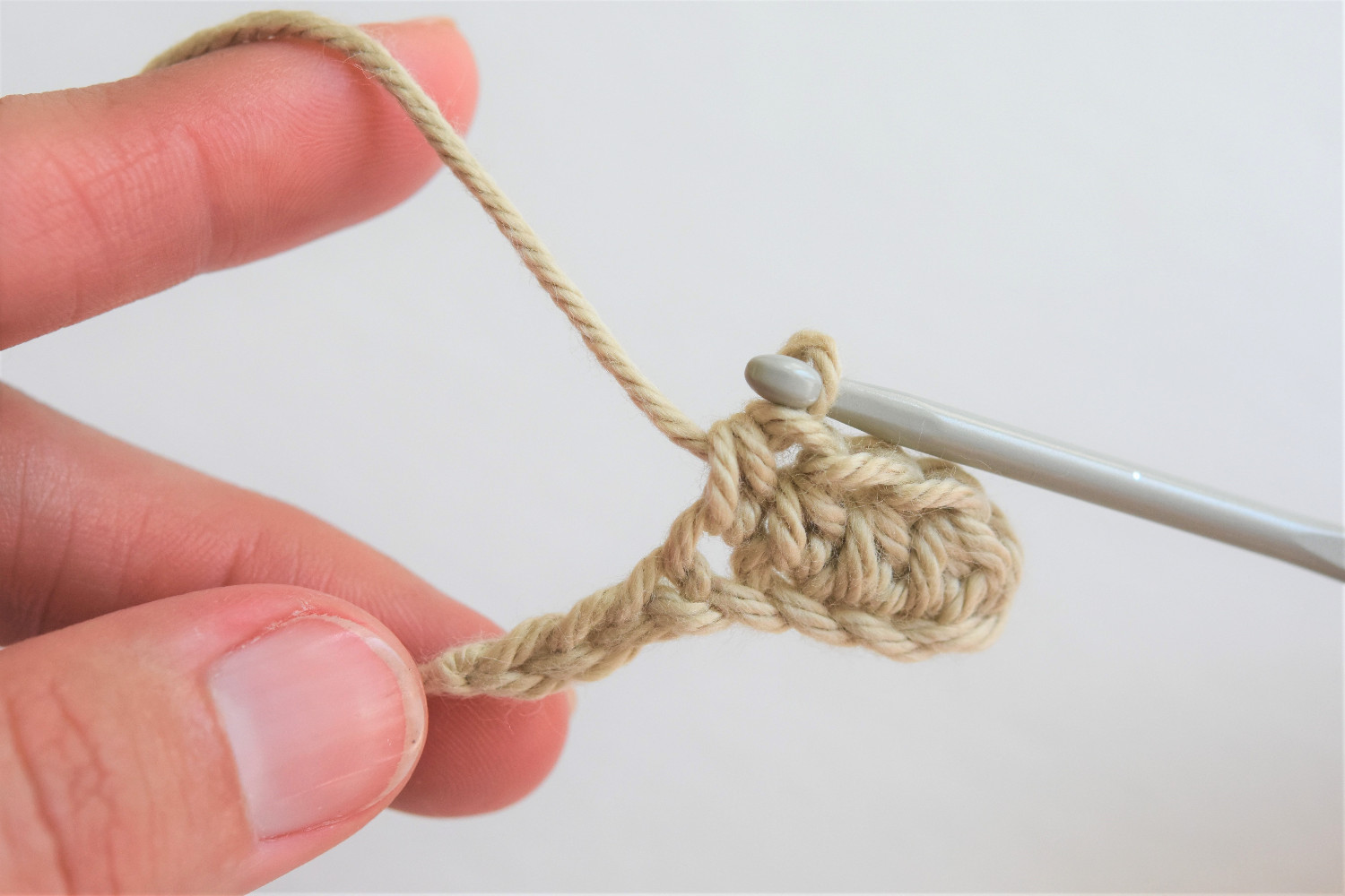 half double crochet tutorial (6) half double crochet tutorial