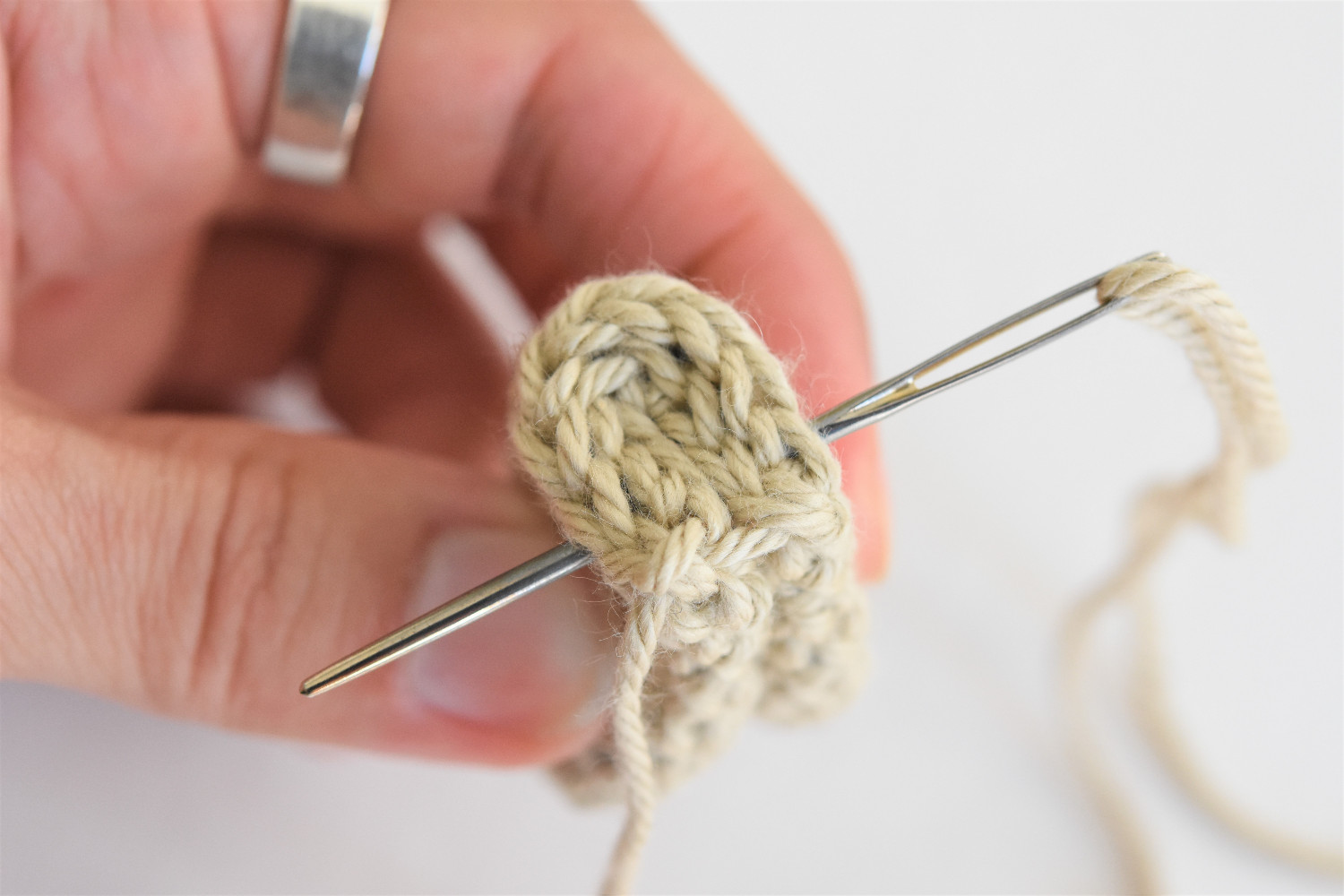 amigurumi tutorial how to sew the piece closed
