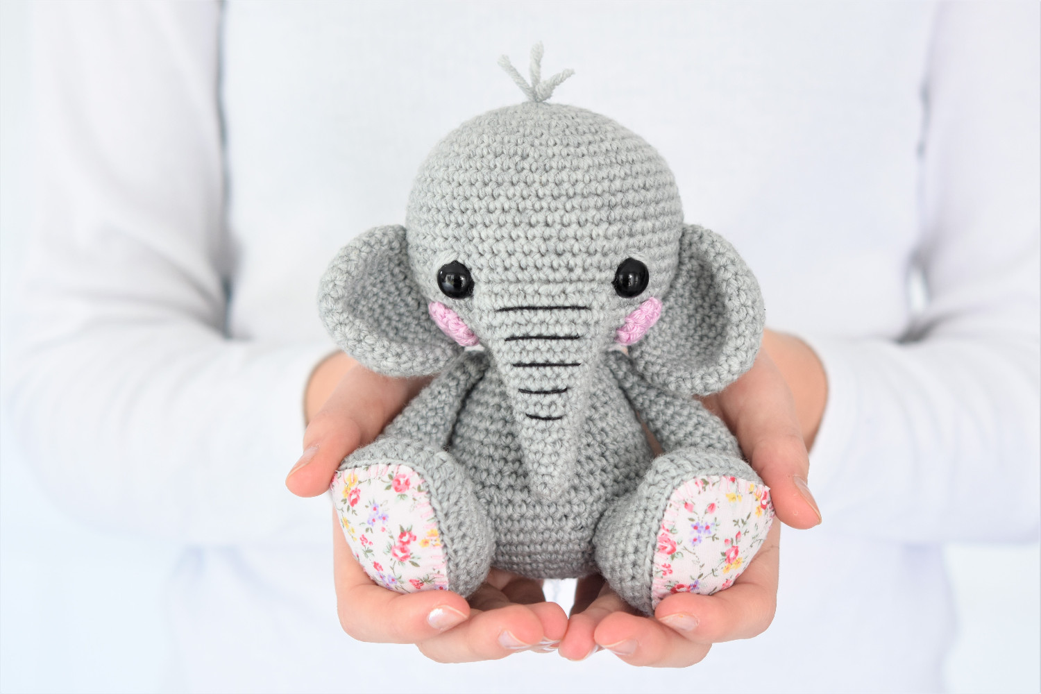 lucy the elephant amigurumi pattern