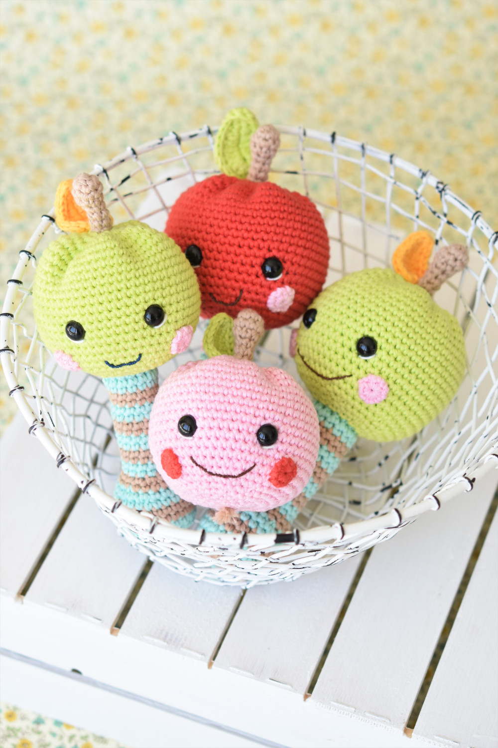 amigurumi pattern happy apple rattle