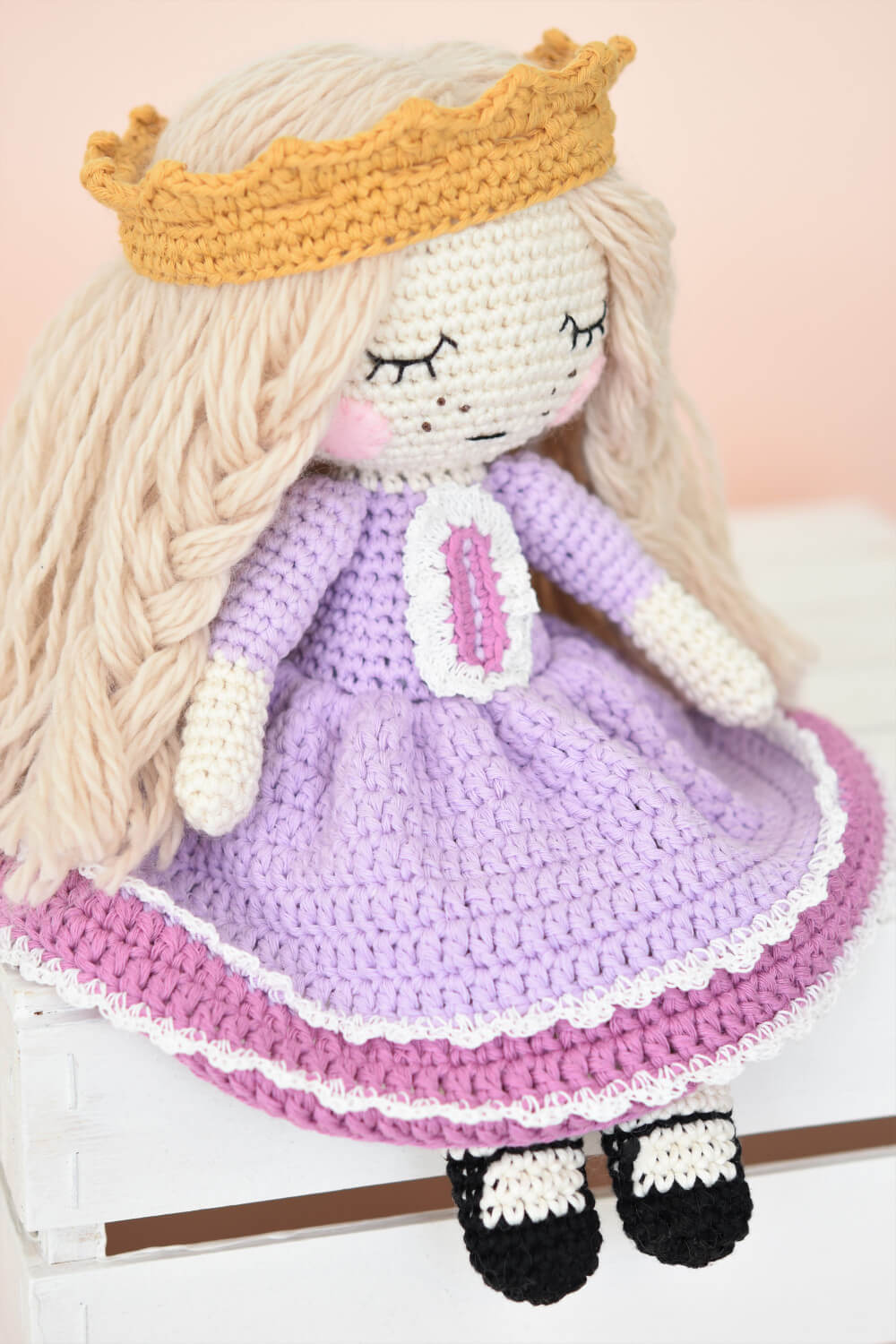 amigurumi princess doll