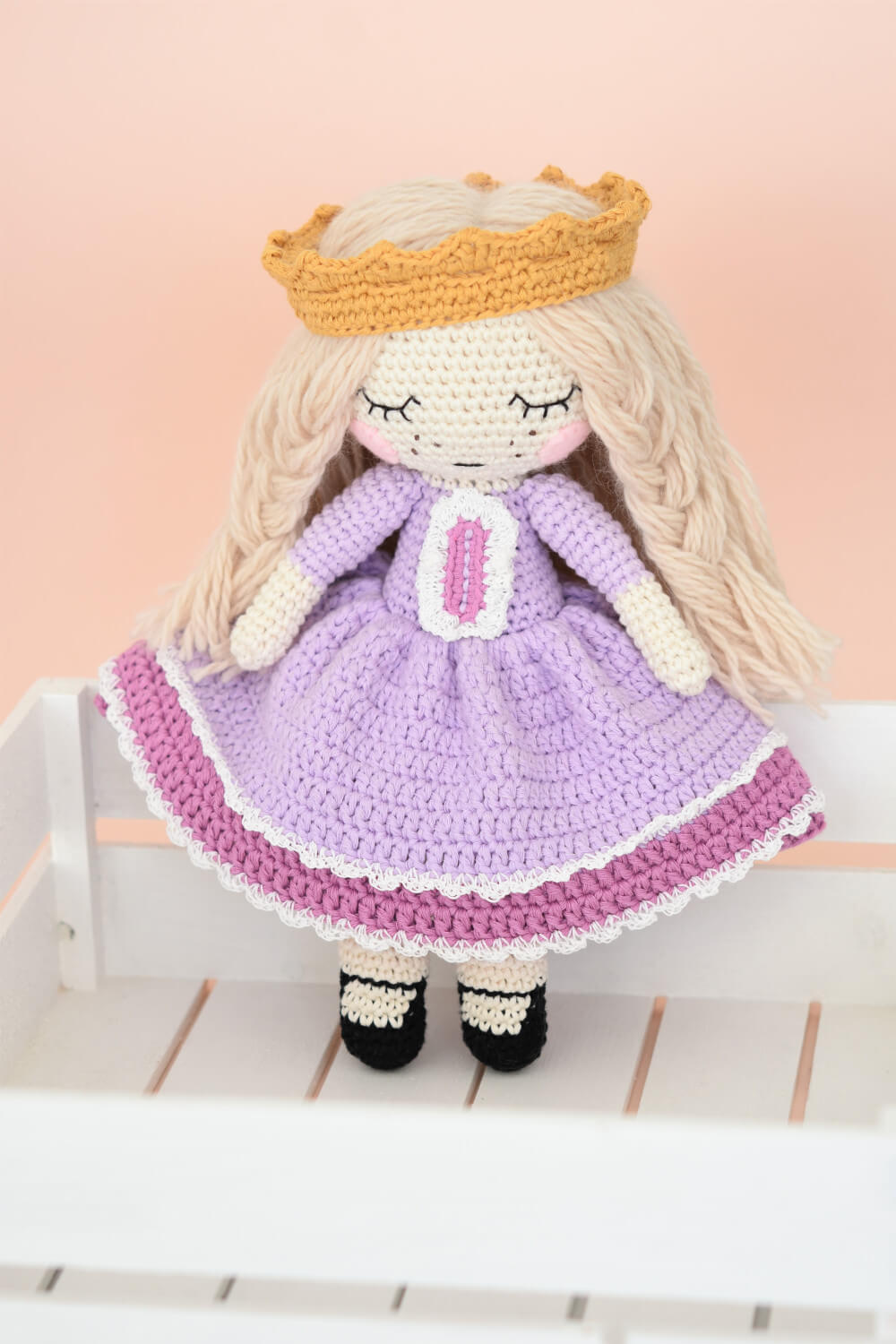 amigurumi princess doll