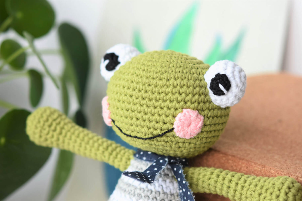 felix the frog amigurumi free pattern