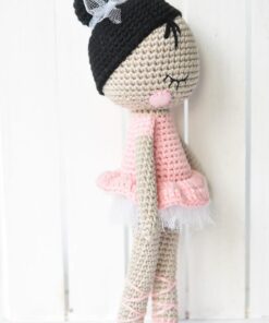 heegeldatud baleriin nukk