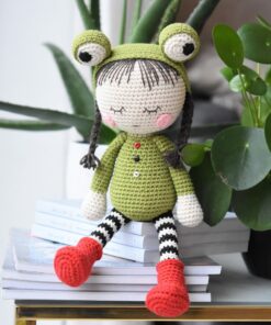 amigurumi froggy doll
