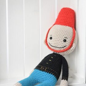 amigurumi soldier doll