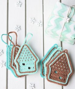 heegeldatud piparkoogimajakesed türkiissinises