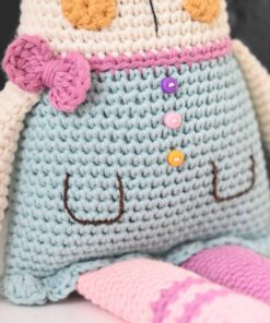 heegeldatud kass pisikesed nukunööbid