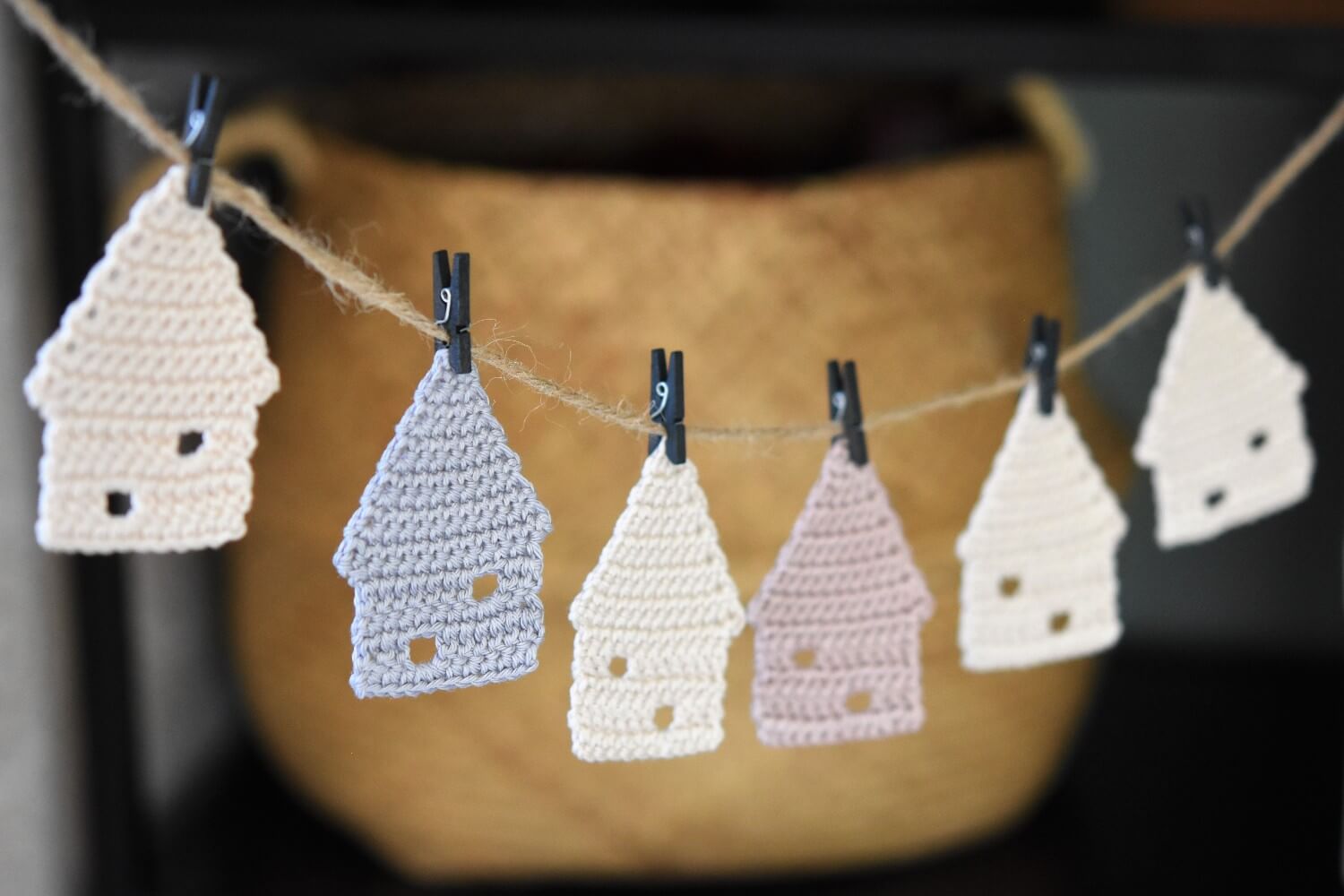 little crochet house motif