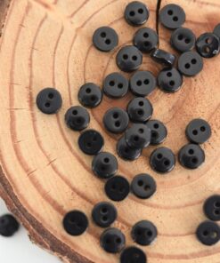 pisikesed nööbid must valge