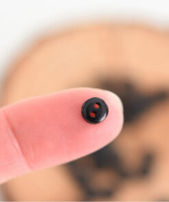 pisikesed nööbid must valge