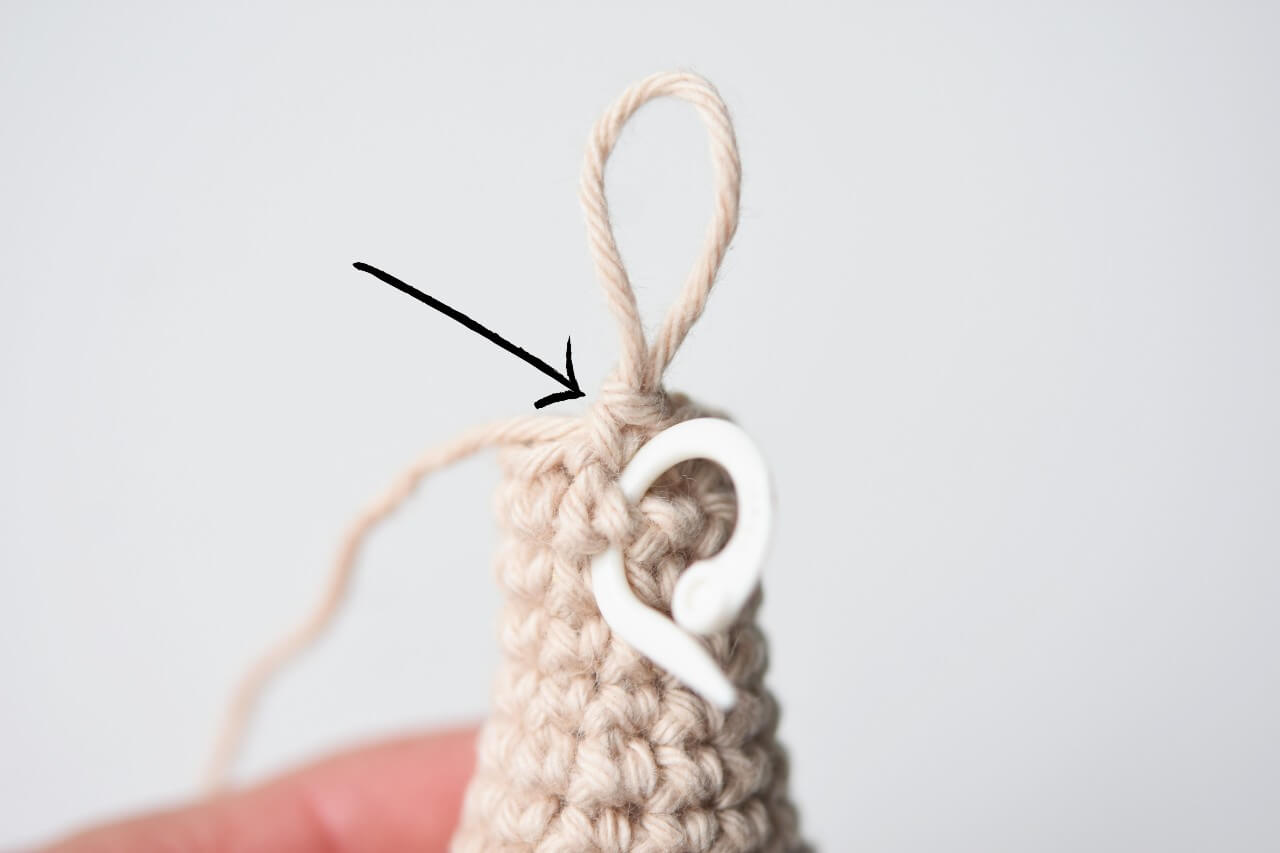 attach stitch marker under the stitch