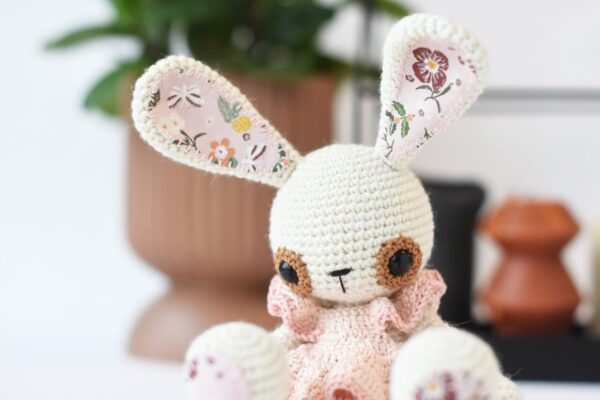amigurumi bunny with a dress