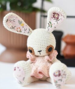 amigurumi bunny with a dress