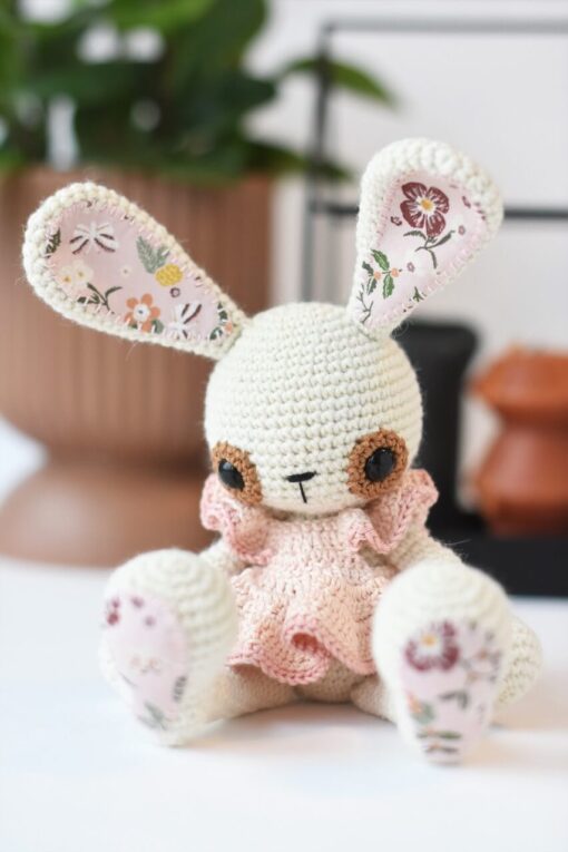 amigurumi bunny with a dress