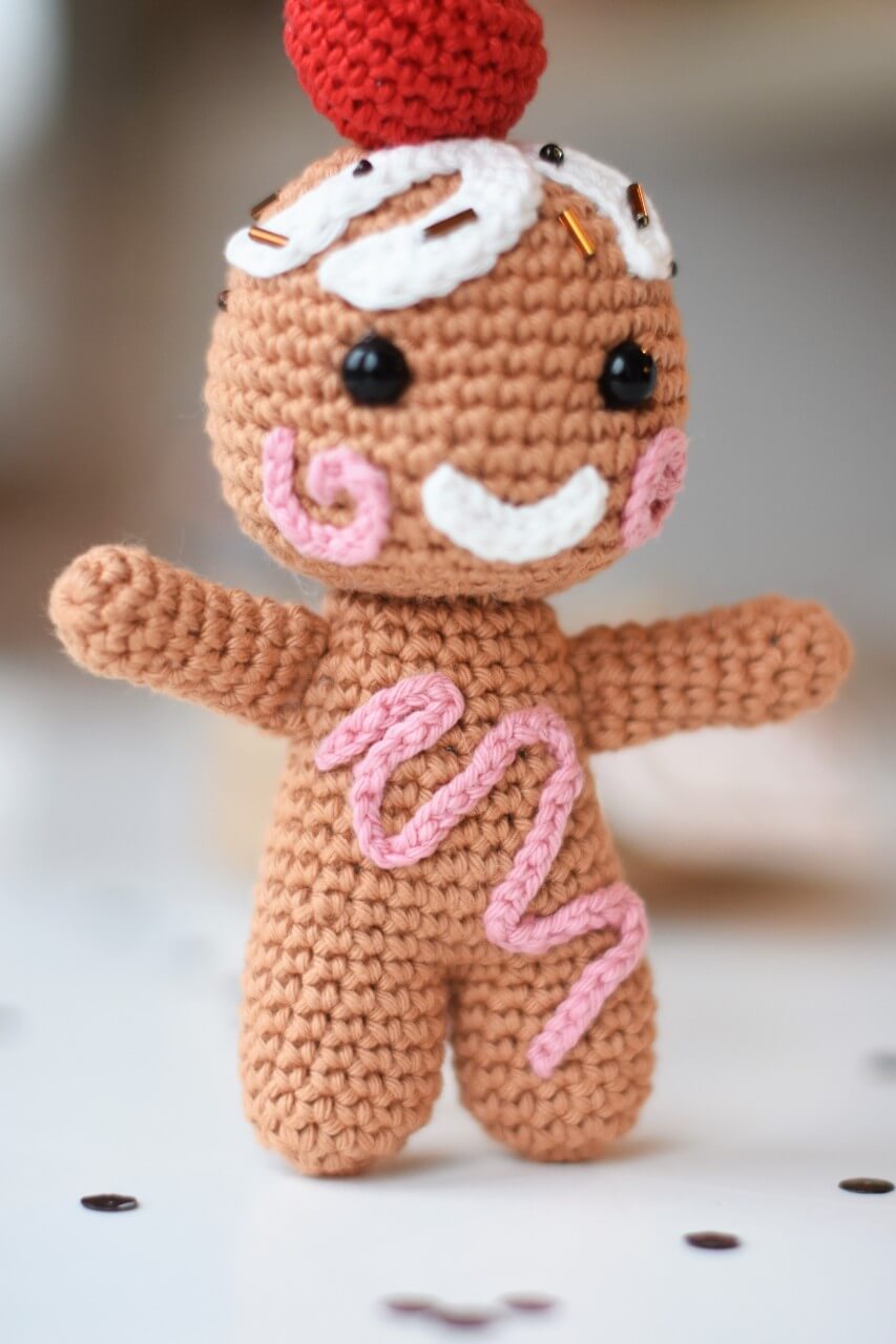 amigurumi gingerbread man