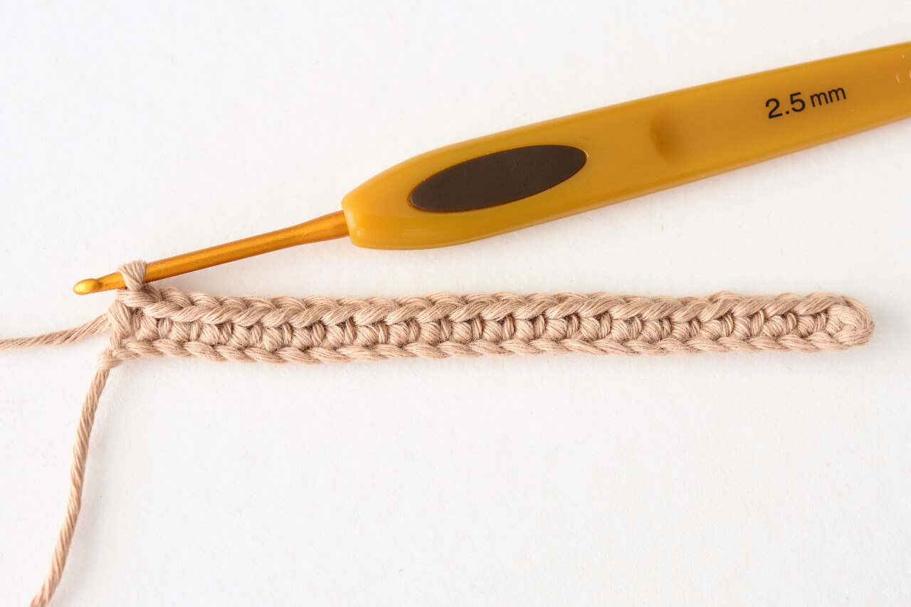 cover a wooden ring with crochet tutorial