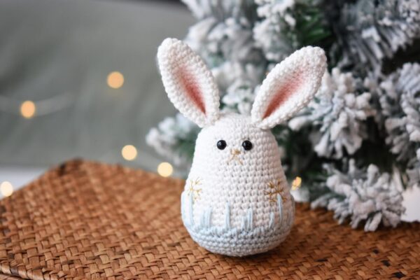 simple amigurumi christmas bunny